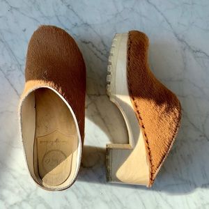 No. 6 New School Tread Clogs